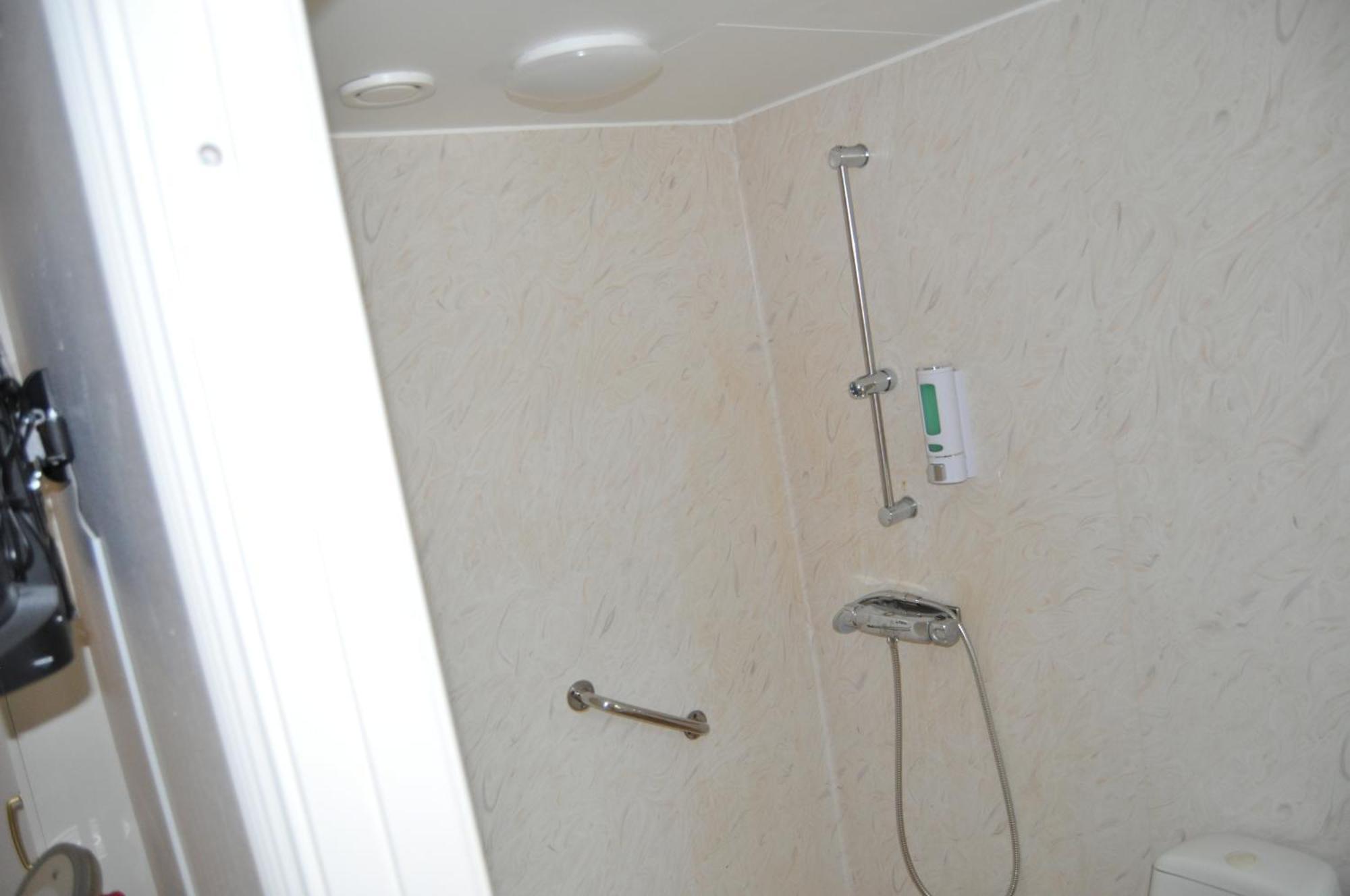 Langstorp 200 Gaesthem I Hoeoer Vaenster Ngoại thất bức ảnh